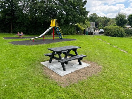 New picnic bench Durham Road Play Area